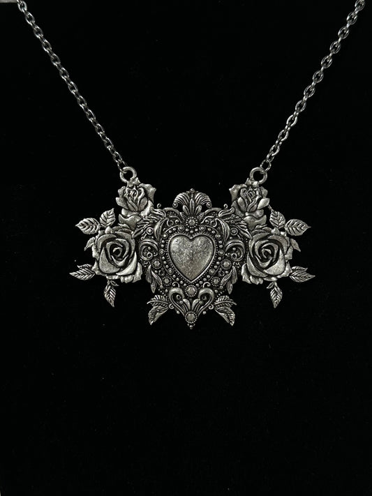 QUEEN OF HEARTS - Mother of Hades Cast Necklace