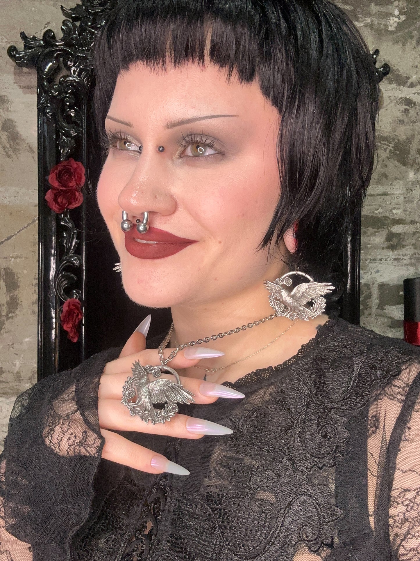 A MURDER IN THE ROSES - Mother of Hades NIGHT GARDEN Necklac