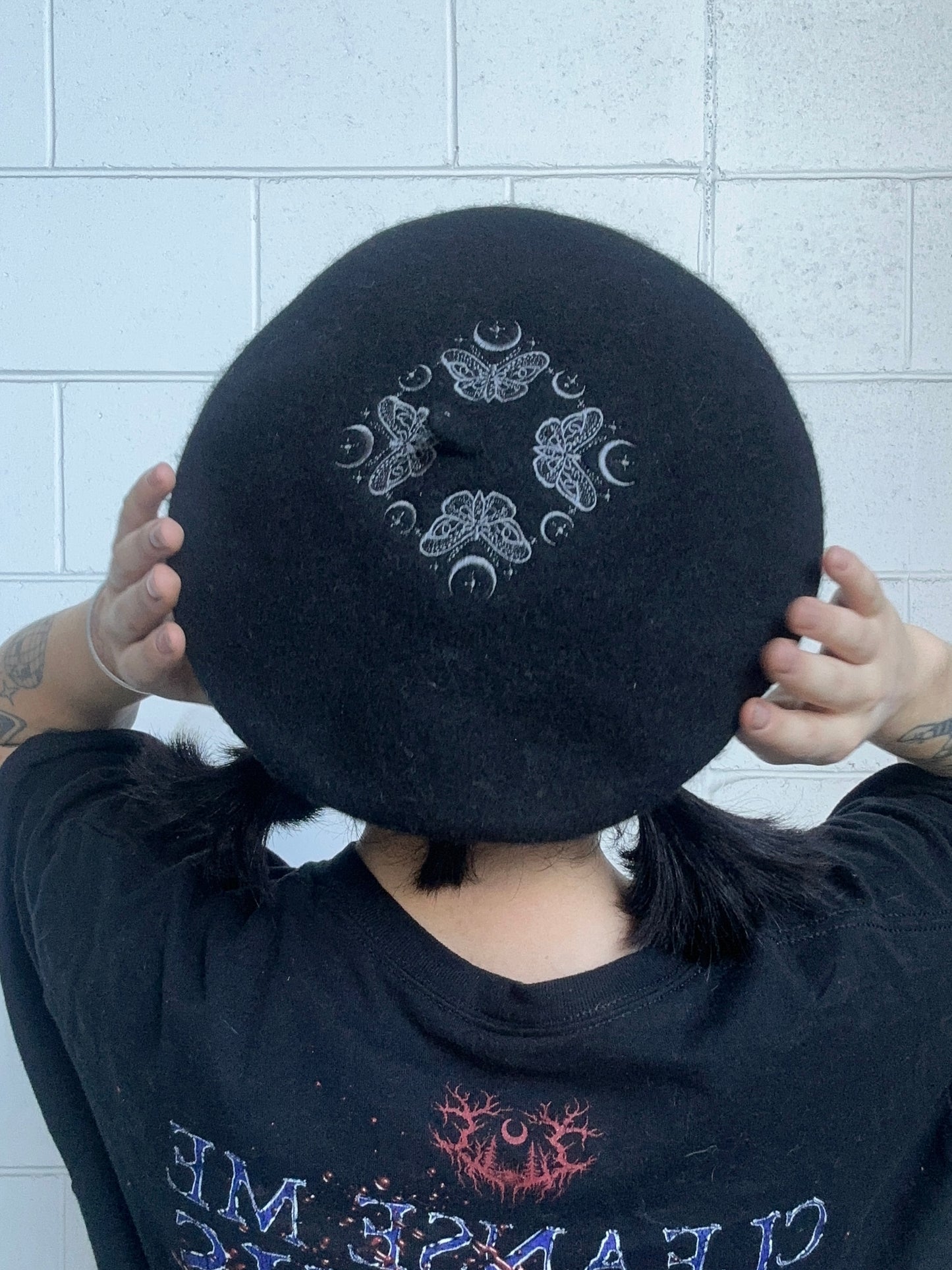 MOTH & MOON - embroidered beret