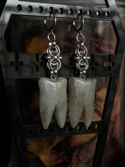 GREY SCALE - Teeth Pendant Ear Hanger