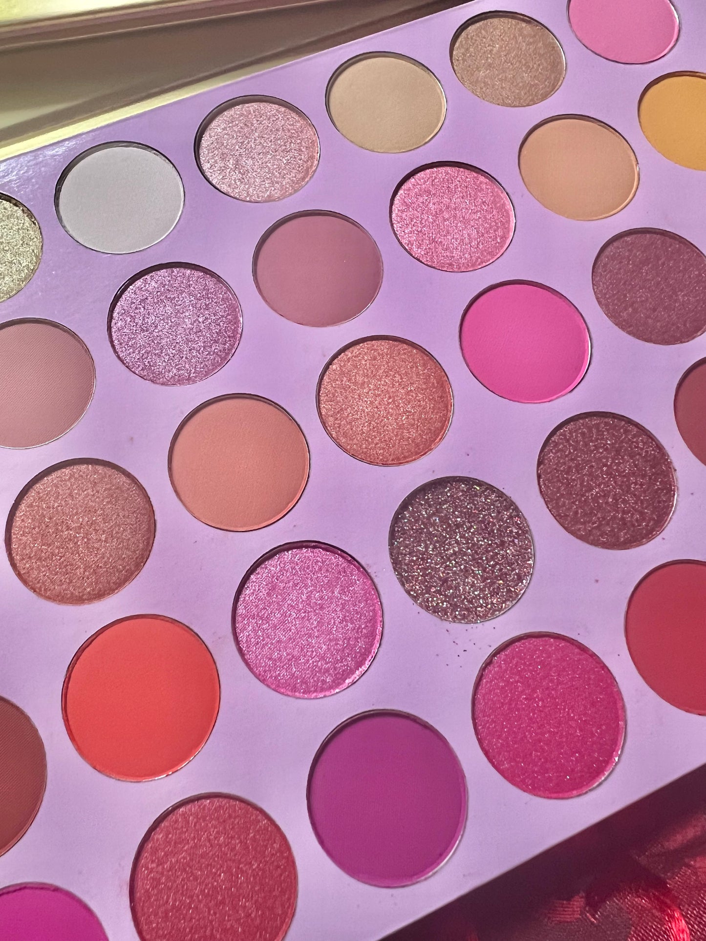 QUEEN OF HEARTS - Pressed eyeshadow palette