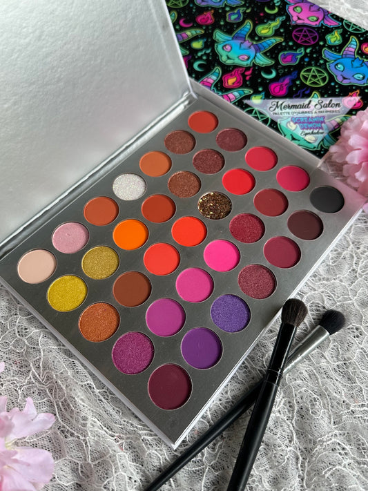 SCREAMIN' DEMON EYESHADOW PALETTE