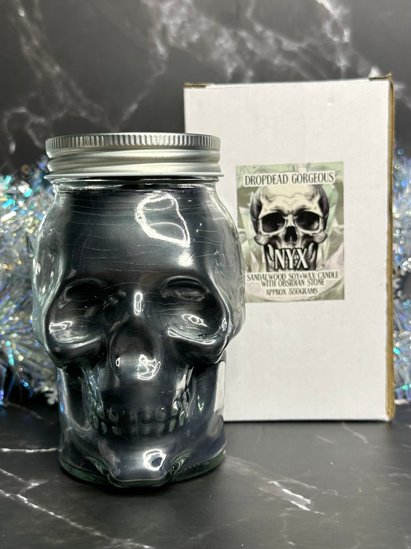 NYX - Sandalwood crystal skull head soy candle