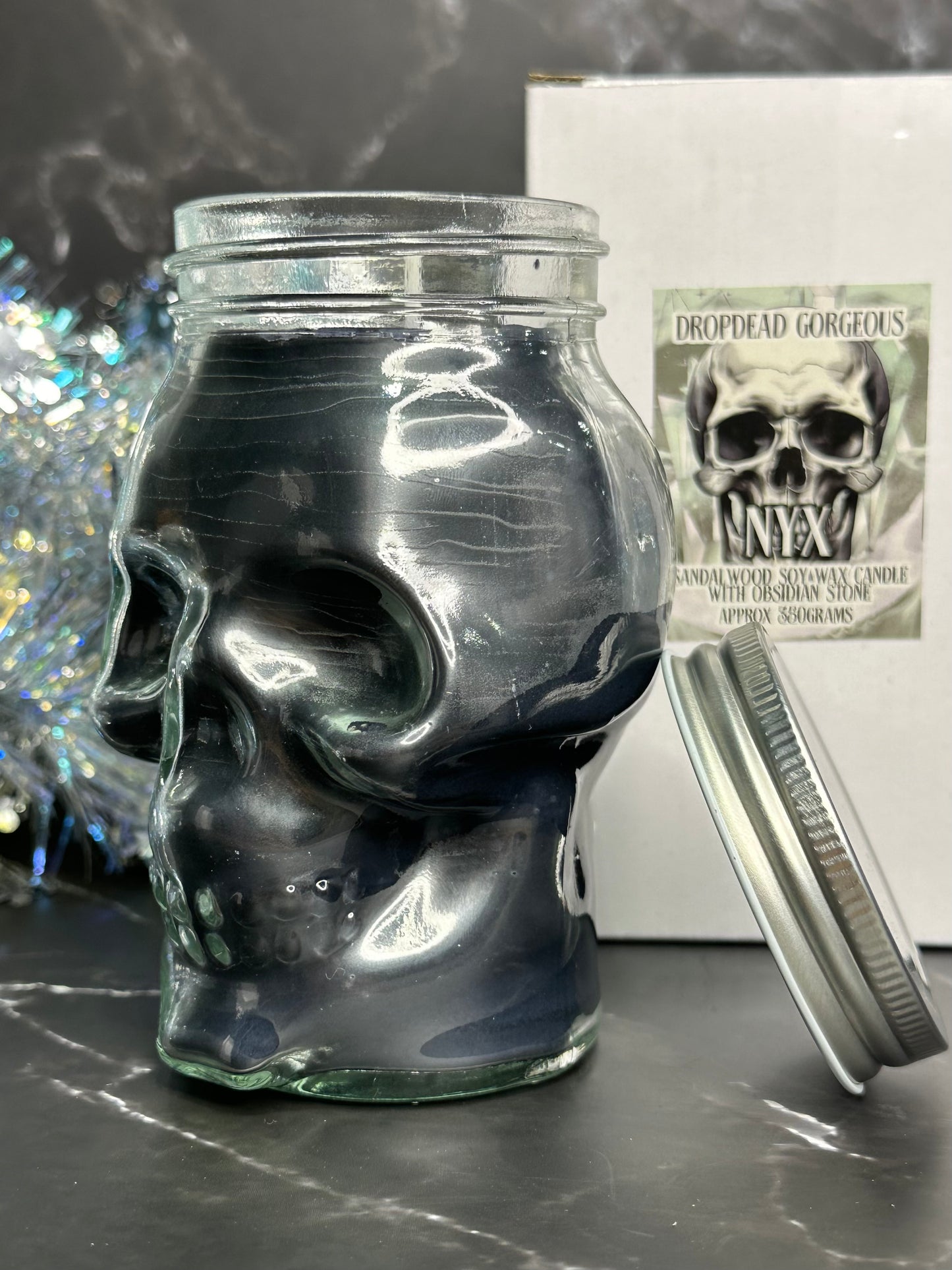 NYX - Sandalwood crystal skull head soy candle