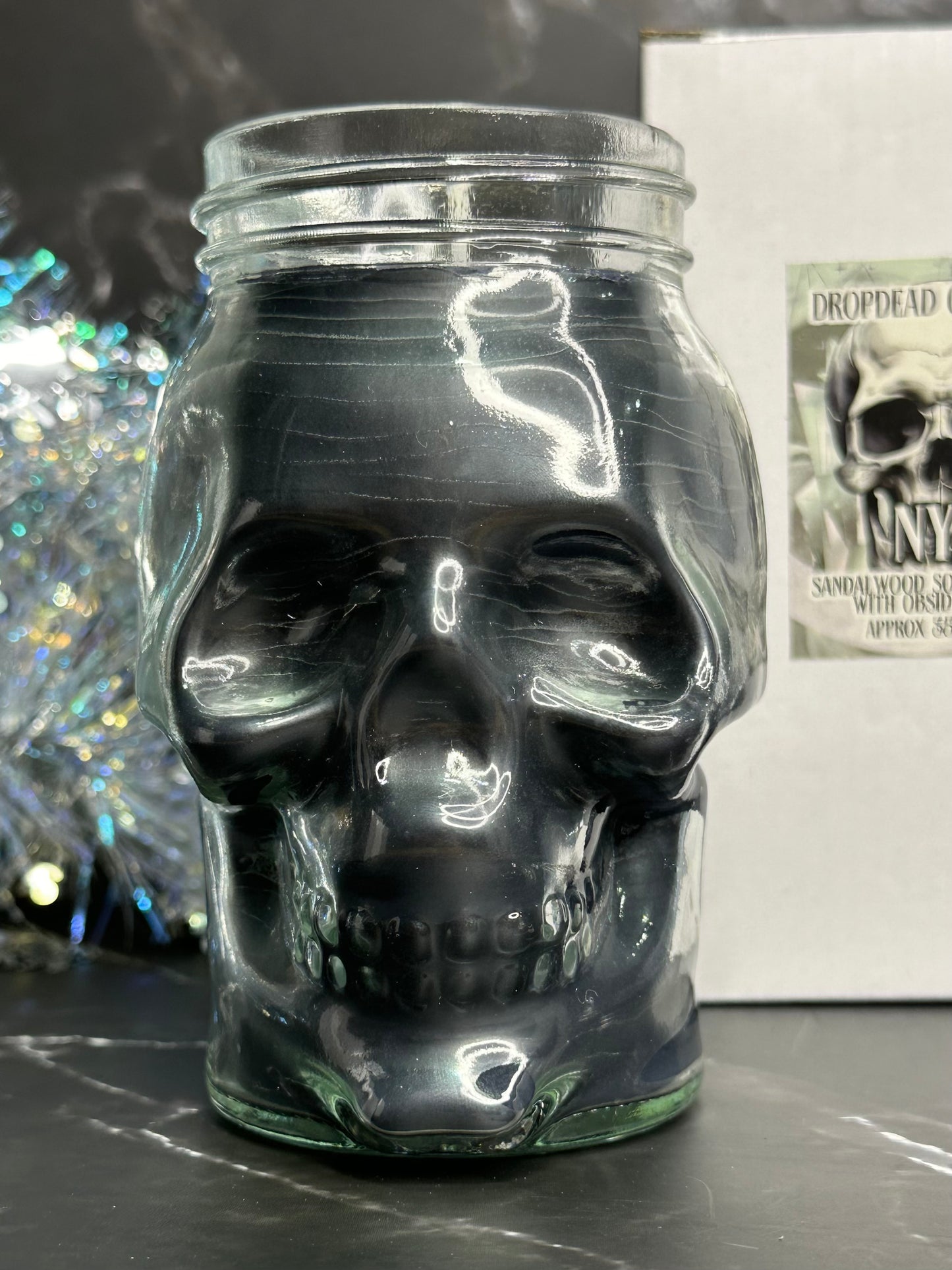 NYX - Sandalwood crystal skull head soy candle