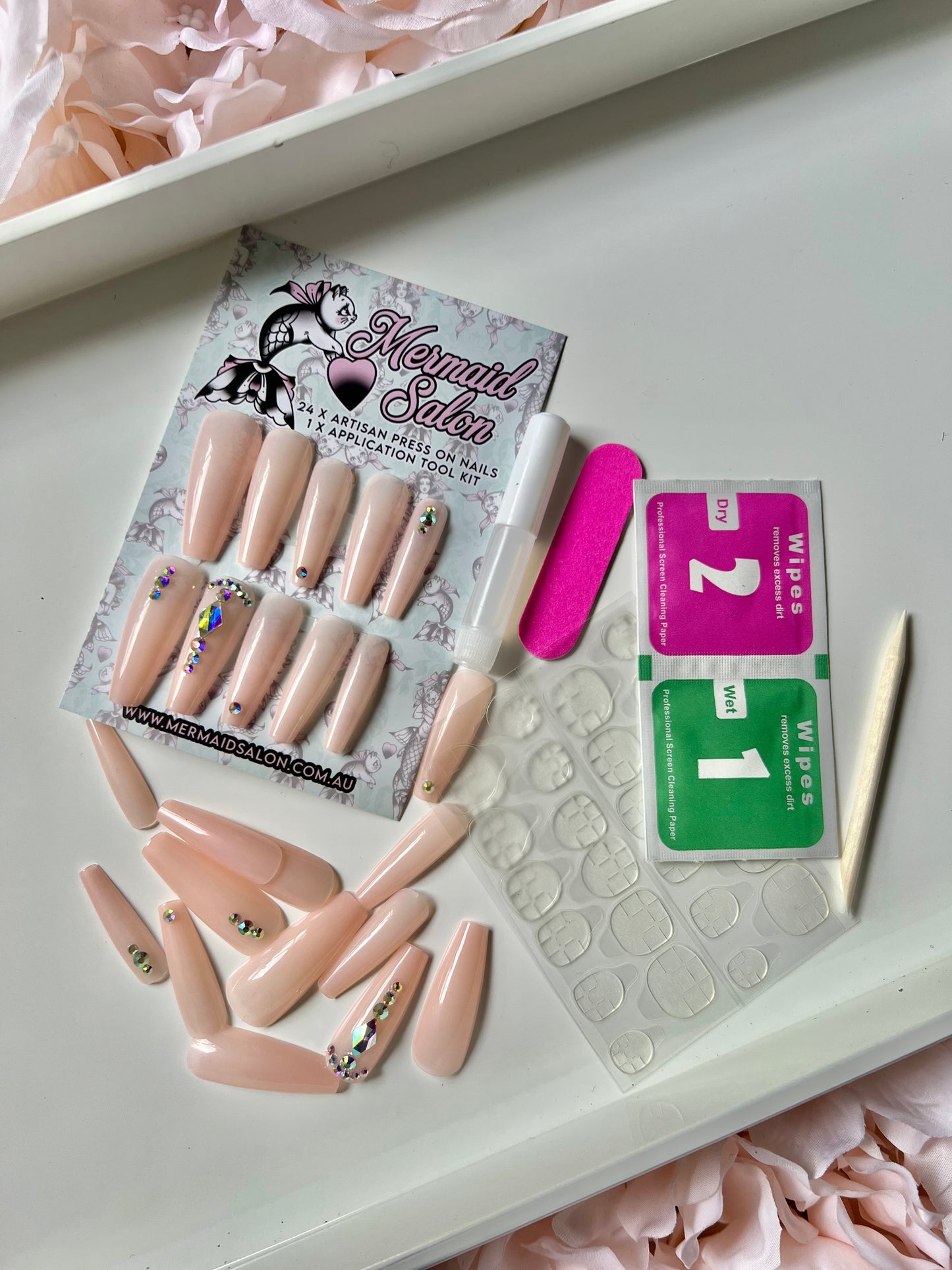 BLUSHED - Press-On Nail Kit