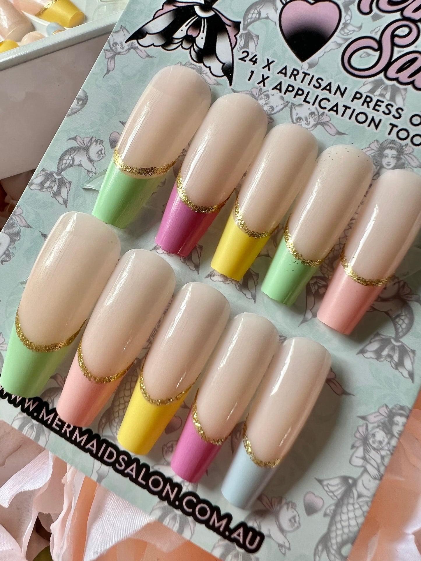 PASTEL PALACE  - Press-On Nail Kit