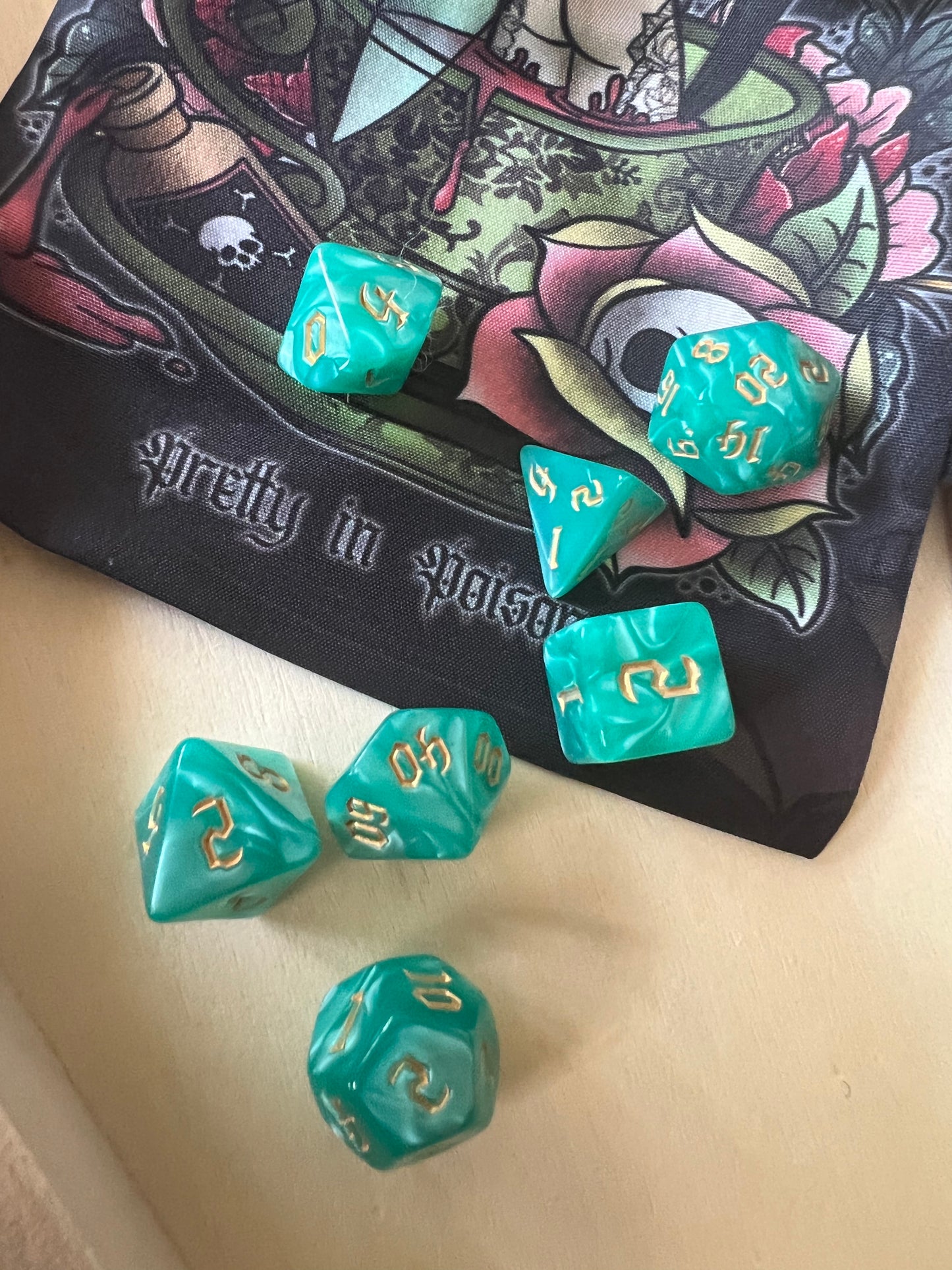 PRETTY IN POISON - Table top gaming dice set