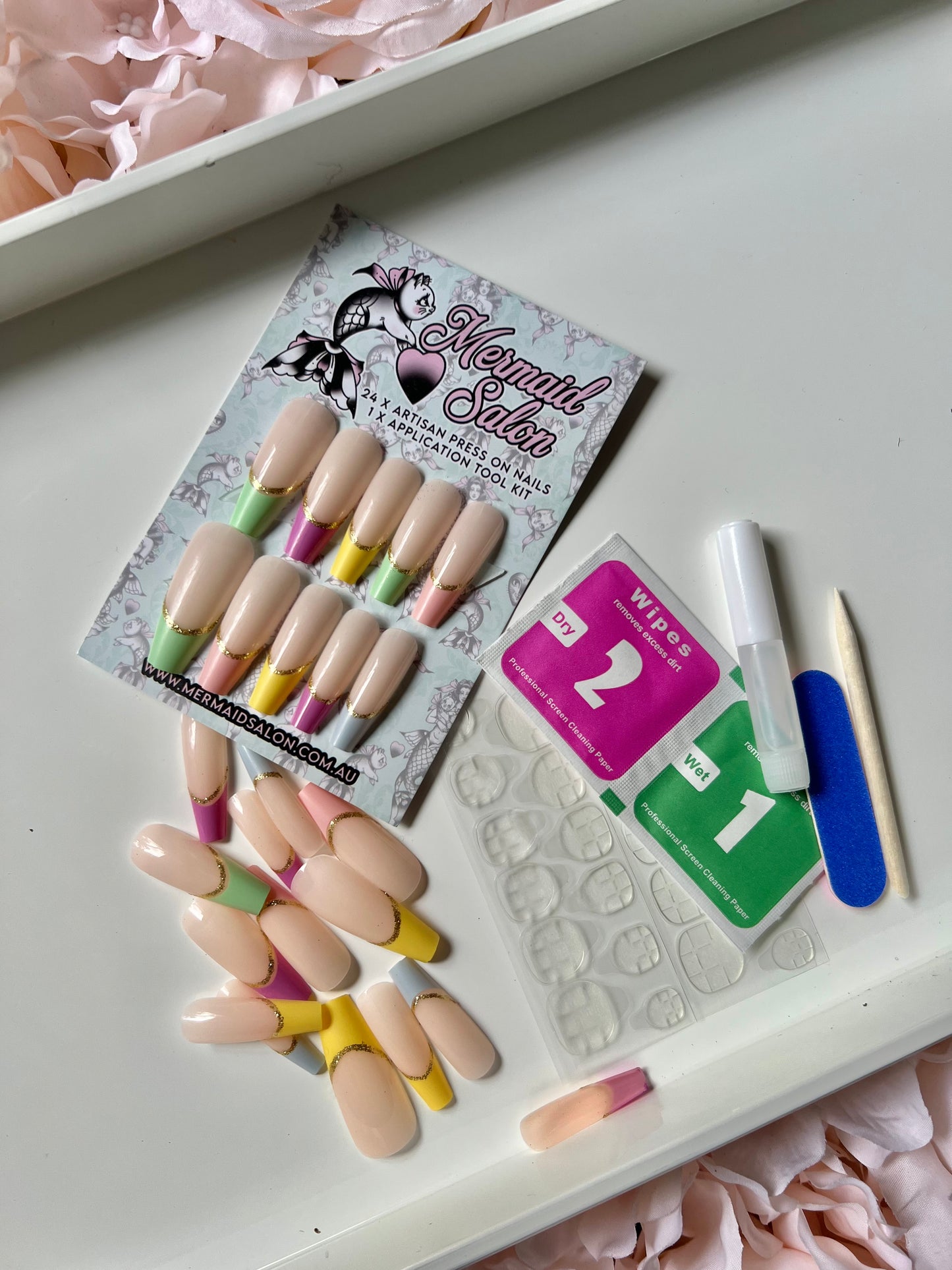 PASTEL PALACE  - Press-On Nail Kit