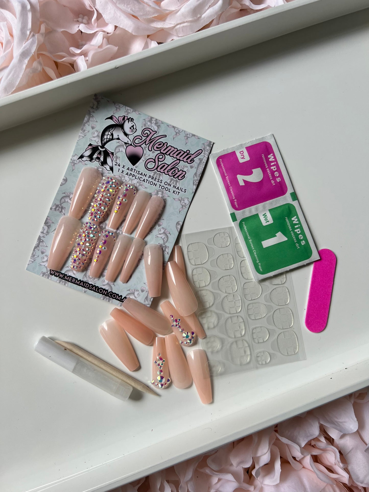 PETALS & METALS - Press-On Nail Kit