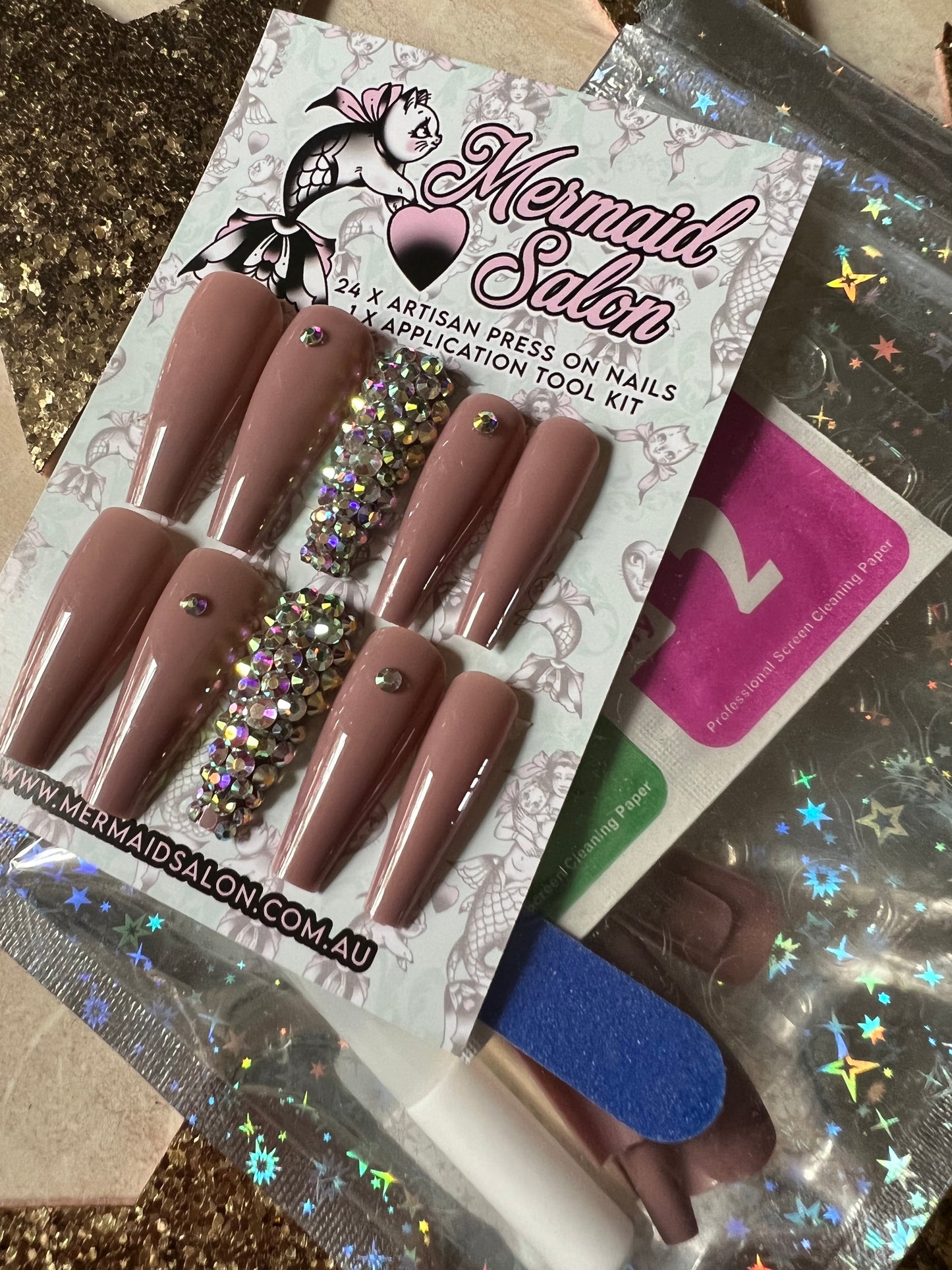 PAMELA - Press-On Nail Kit