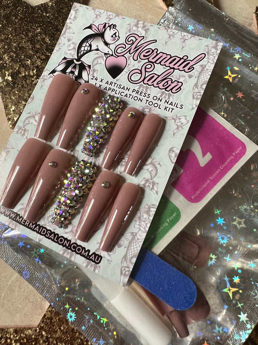 PAMELA - Press-On Nail Kit